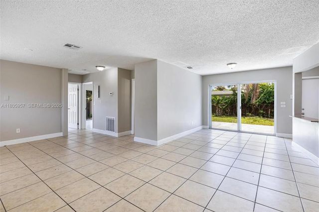 5 of 34 - 4960 Nw 11th Court, Lauderhill, FL