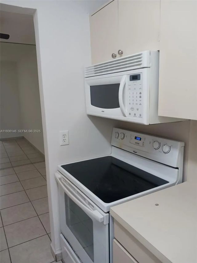 2700 Ne 135th Street #30, North Miami