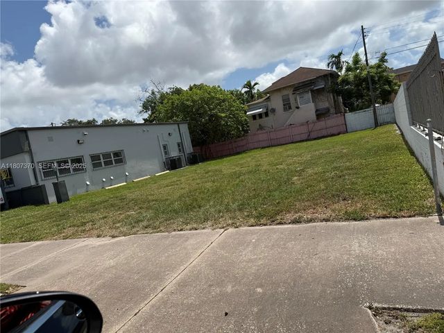 4 of 19 - 1959 Sw 27th Avenue, Miami, FL