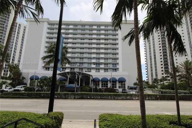 3 of 27 - 19201 Collins Avenue #714, Sunny Isles Beach, FL