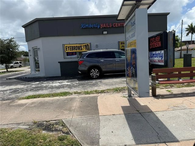 4 of 5 - 1953 Sw 27th Avenue, Miami, FL