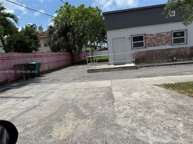 5 of 5 - 1953 Sw 27th Avenue, Miami, FL