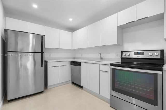 4222 Inverrary Boulevard #4211, Lauderhill