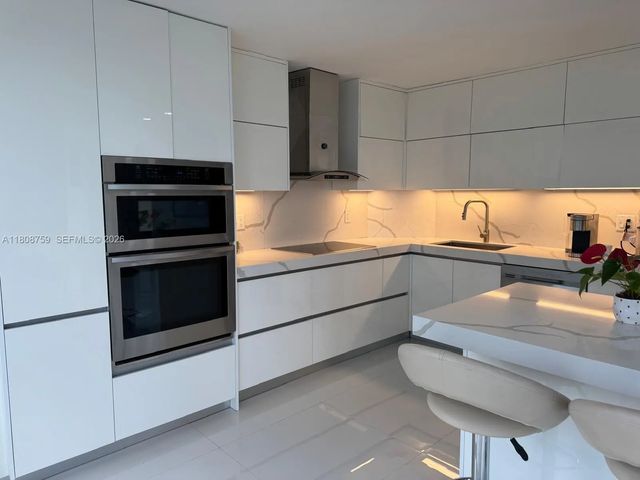 6423 Collins Avenue #1001, Miami Beach