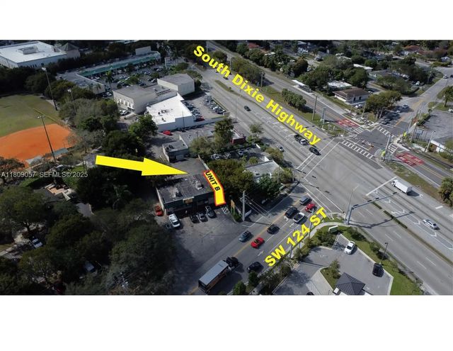 8320 Sw 124th Street, Pinecrest