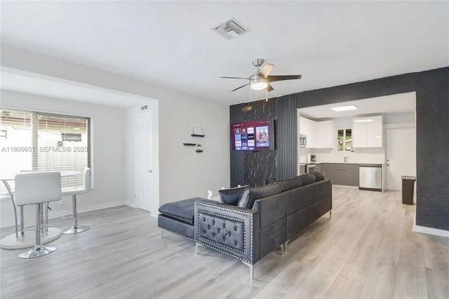 4 of 28 - 6039 Sw 38th Street, Miramar, FL