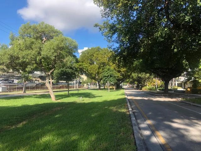 2 of 25 - 1975 Ne 135th Street #2d, North Miami, FL