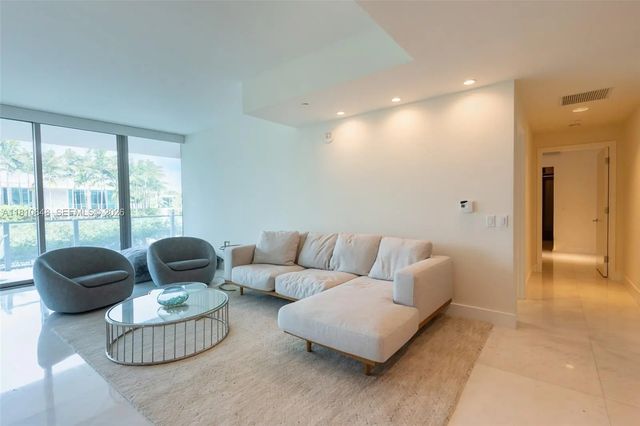 3 of 39 - 360 Ocean Drive #205s, Key Biscayne, FL