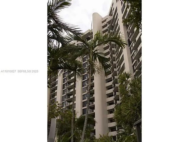 3 of 50 - 520 Brickell Key Drive #a811, Miami, FL