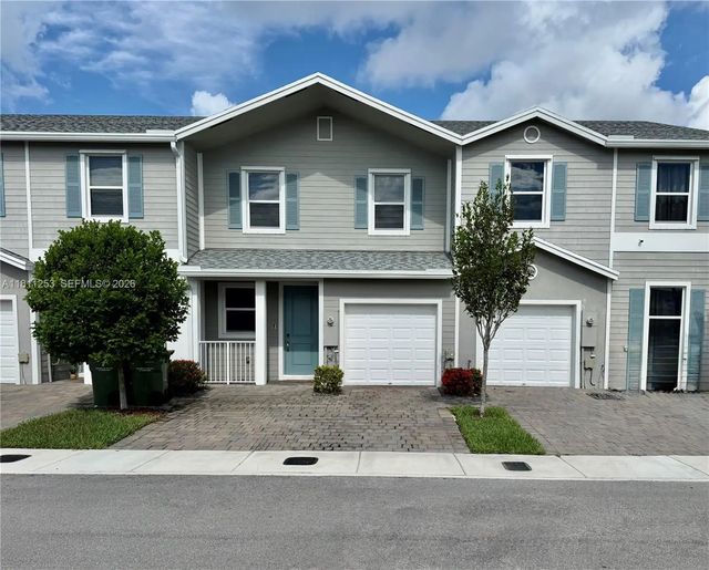2 of 8 - 907 Se 17th Court, Homestead, FL