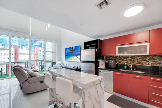 3 of 15 - 244 Biscayne Boulevard #644, Miami, FL