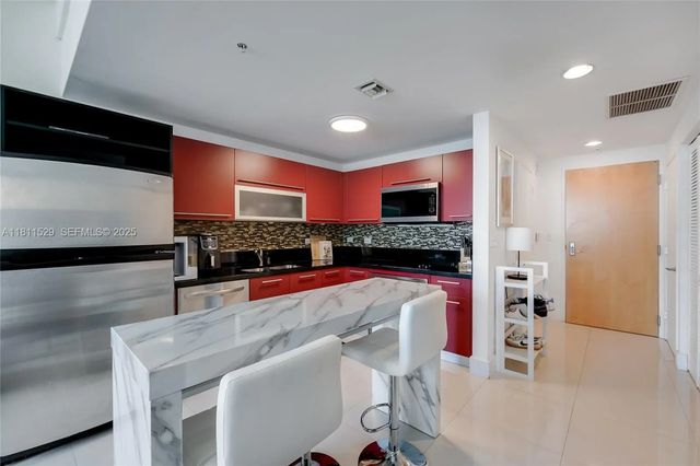 4 of 15 - 244 Biscayne Boulevard #644, Miami, FL