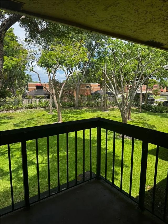 5 of 30 - 6023 10th Avenue N #215, Greenacres, FL