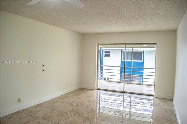 3 of 36 - 3090 Holiday Springs Boulevard #305, Margate, FL