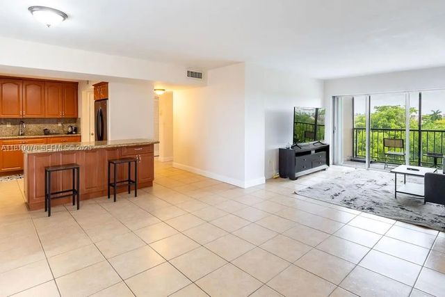 3 of 55 - 9110 Fontainebleau Boulevard #502, Miami, FL