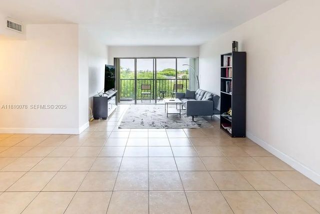 4 of 55 - 9110 Fontainebleau Boulevard #502, Miami, FL