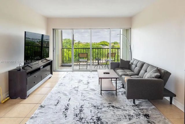5 of 55 - 9110 Fontainebleau Boulevard #502, Miami, FL