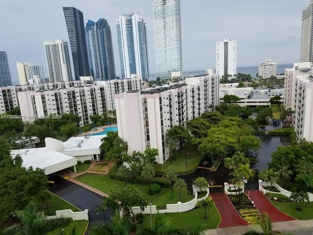 4 of 38 - 17021 N Bay Road #412-iv, Sunny Isles Beach, FL
