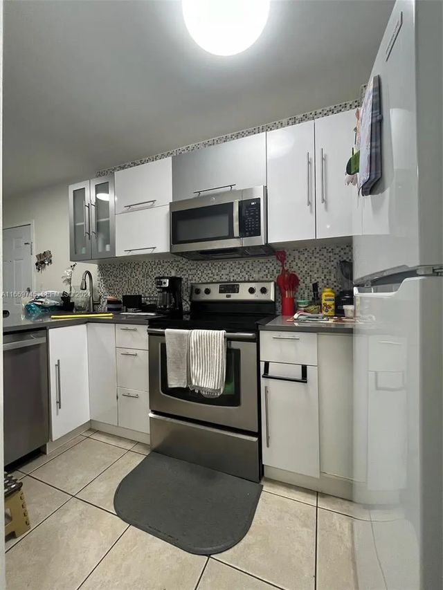 5 of 14 - 8075 Nw 7th Street #109, Miami, FL