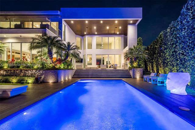 420 Island Drive, Key Biscayne