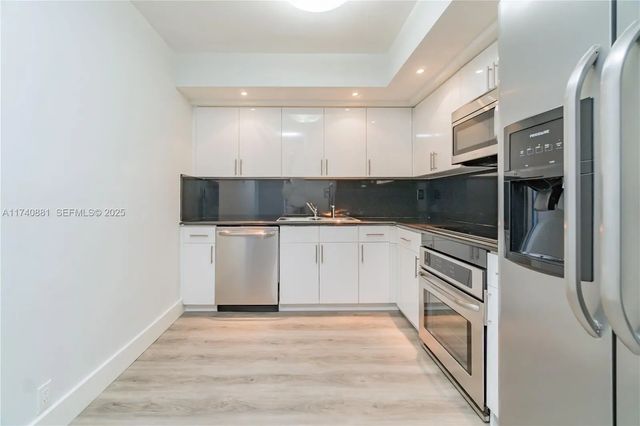 3 of 32 - 3530 Mystic Pointe Drive #1513, Aventura, FL