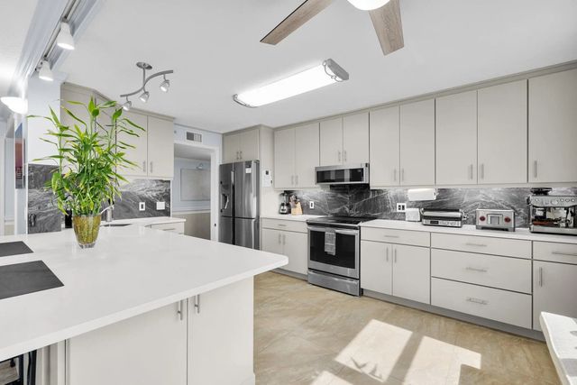 4 of 57 - 5049 N Highway A1a #1905, Hutchinson Island, FL