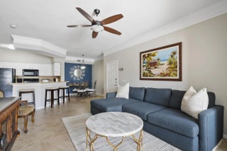 Photo of Listing #R11095342