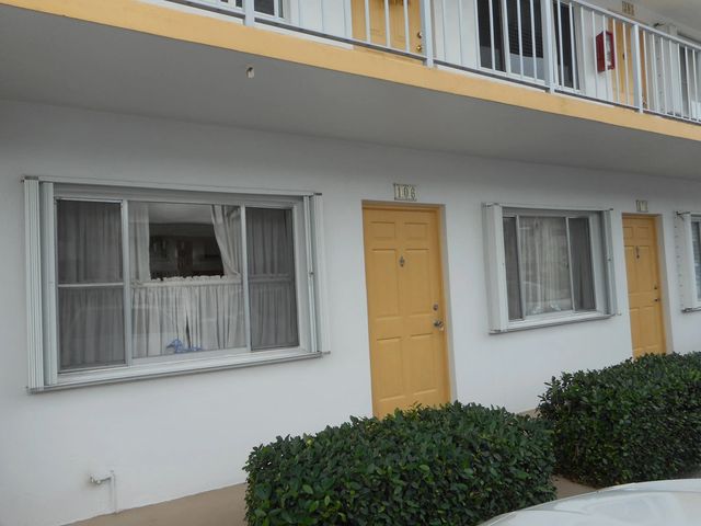 3322 Cynthia Lane #106, Lake Worth Beach
