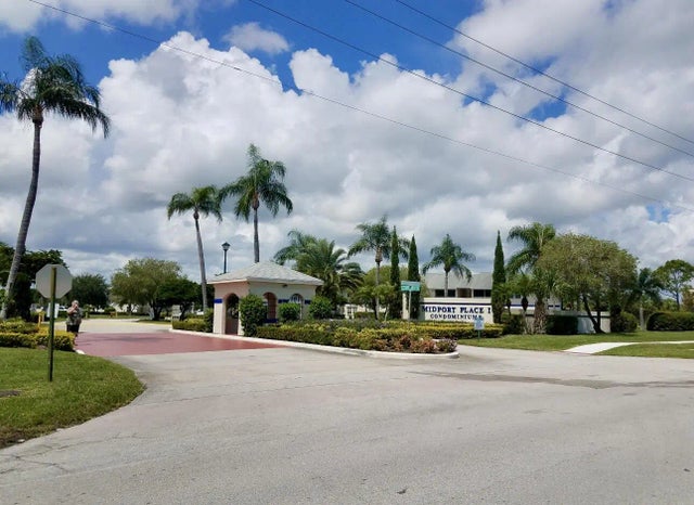 Photo of Listing #R11095630