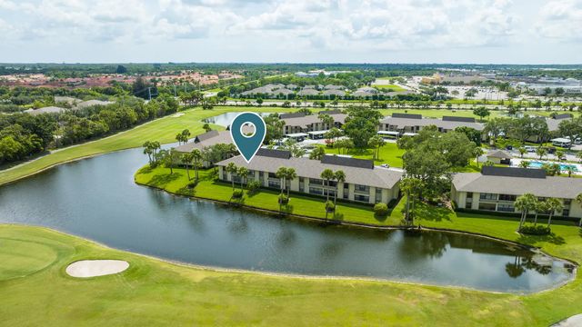 28 Plantation Drive #204, Vero Beach