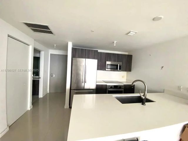 3 of 21 - 488 Ne 18th Street #4905, Miami, FL