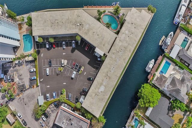 5 of 32 - 13105 Ixora Court #319, North Miami, FL