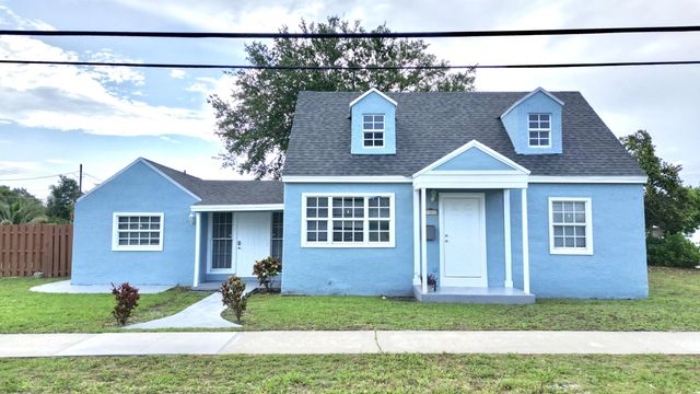 307 4th Street, Lake Park