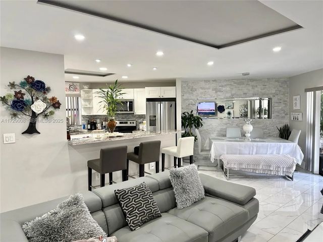4 of 65 - 6655 W Broward Boulevard #201, Plantation, FL
