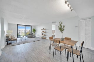 Photo of Listing #F10474961