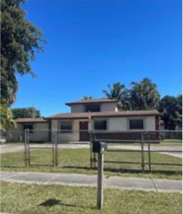 890 Nw 33rd Way, Lauderhill