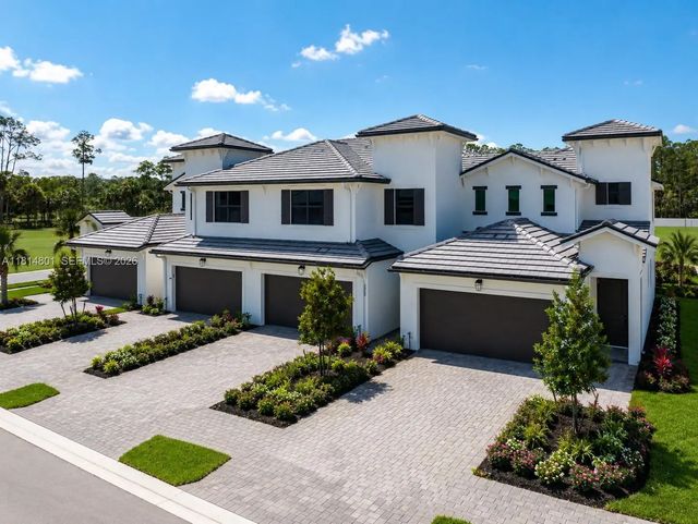 6088 Barbara Circle, Naples