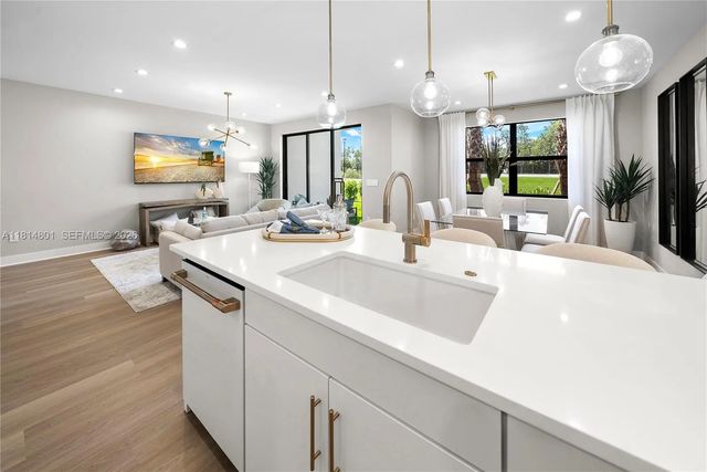 5 of 24 - 6088 Barbara Circle, Naples, FL