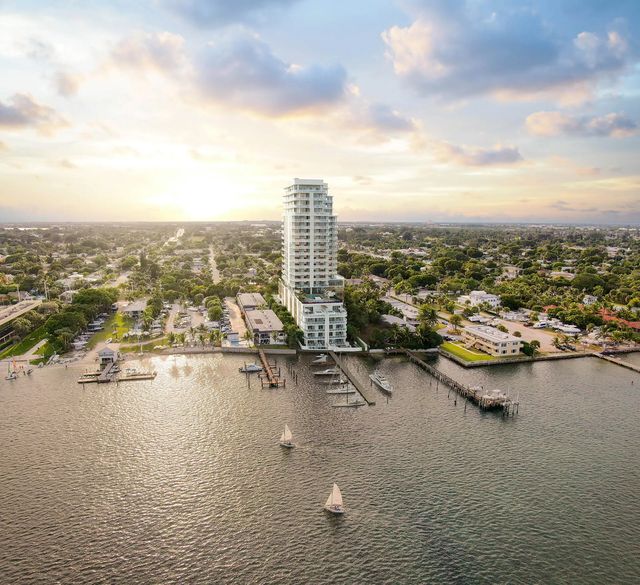 4 of 17 - 4714 N Flagler Drive #1704, West Palm Beach, FL