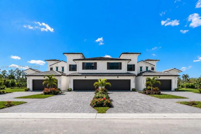 6093 Barbara Circle, Naples
