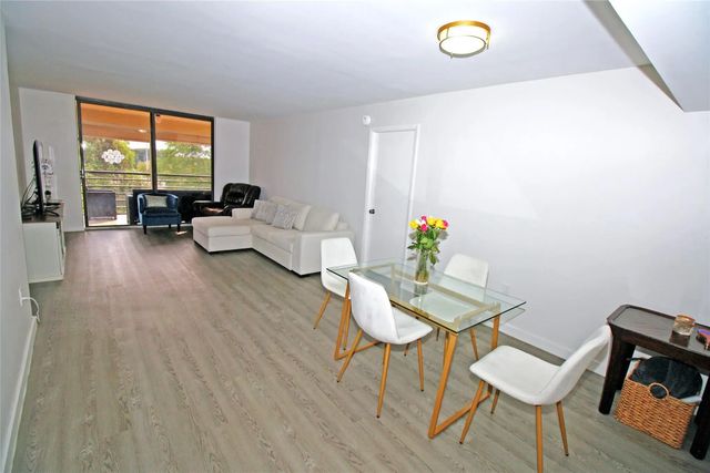 4 of 30 - 1100 Saint Charles Place #521, Pembroke Pines, FL
