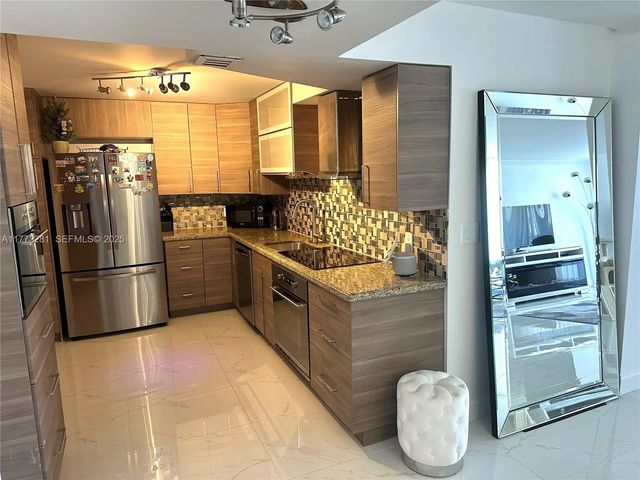 4 of 37 - 427 Golden Isles Drive #5g, Hallandale Beach, FL