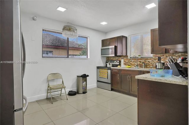 4 of 16 - 7225 Sw 21st Street, Miami, FL