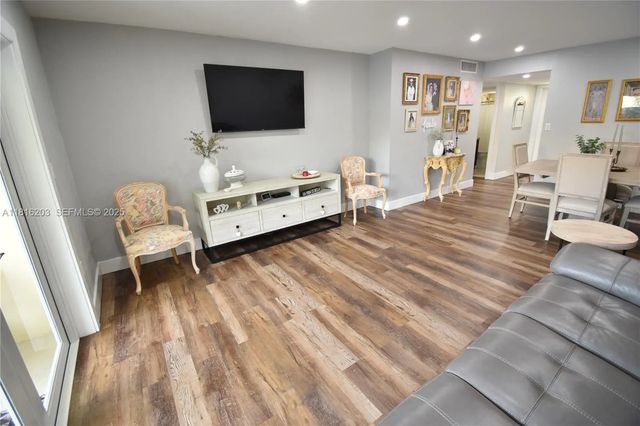 8469 Sw 137th Avenue #8469, Miami