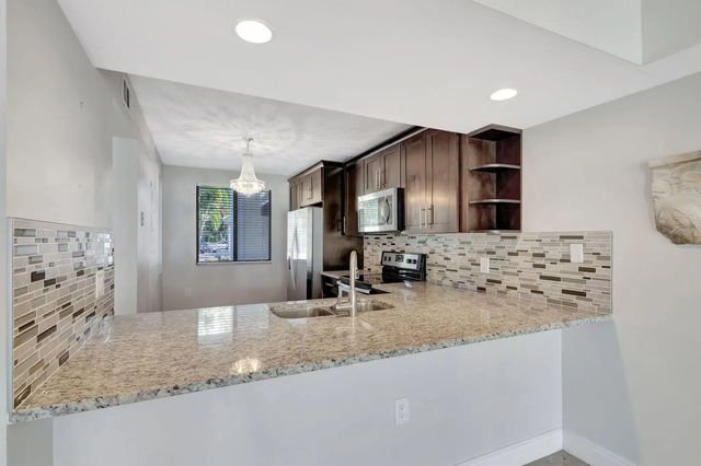 5 of 37 - 2741 Village Boulevard #104, West Palm Beach, FL