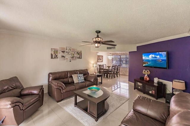 4270 Nw 40th Street #105, Lauderdale Lakes