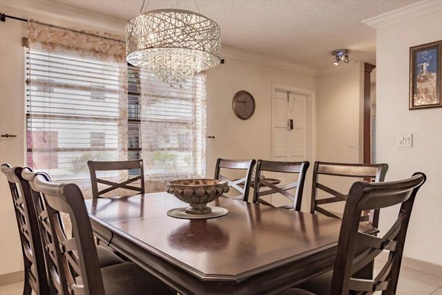 4 of 23 - 4270 Nw 40th Street #105, Lauderdale Lakes, FL