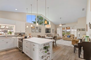 Photo of Listing #R11096842