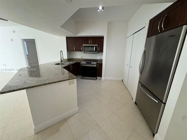 2 of 13 - 19900 E Country Club Drive #209, Aventura, FL