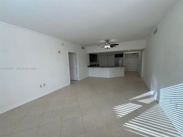5 of 13 - 19900 E Country Club Drive #209, Aventura, FL